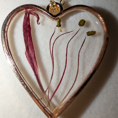Gold Lilly Heart 